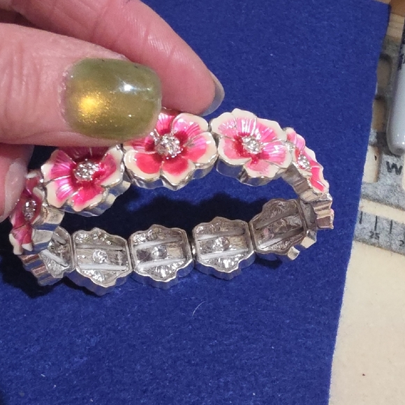 Pink and Cream Shell Layered Necklace Set for Women - Picture 6 of 6